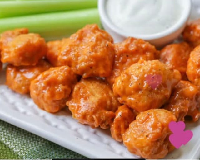 Boneless Wings (10pc).