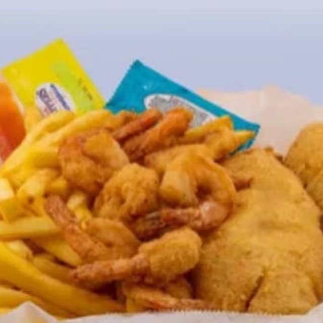 6 Pc Jumbo Shrimp & 2 Pc Fish.